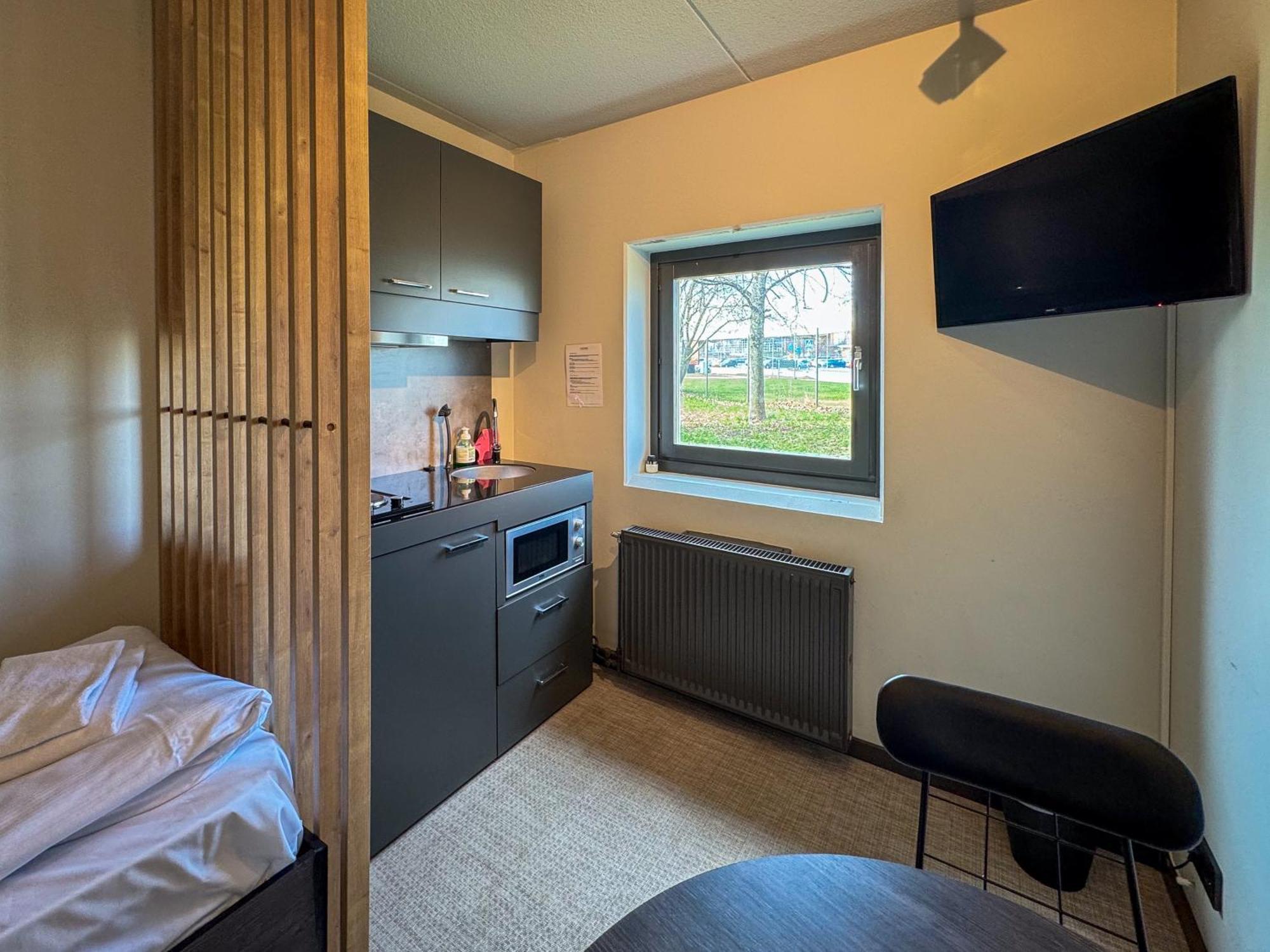 Joenkoeping Hotel Apartments Buitenkant foto